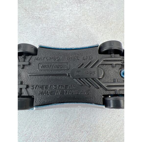 Matchbox Car‎ Street Streak 1995/ Blue & Siver - Picture 5 of 8